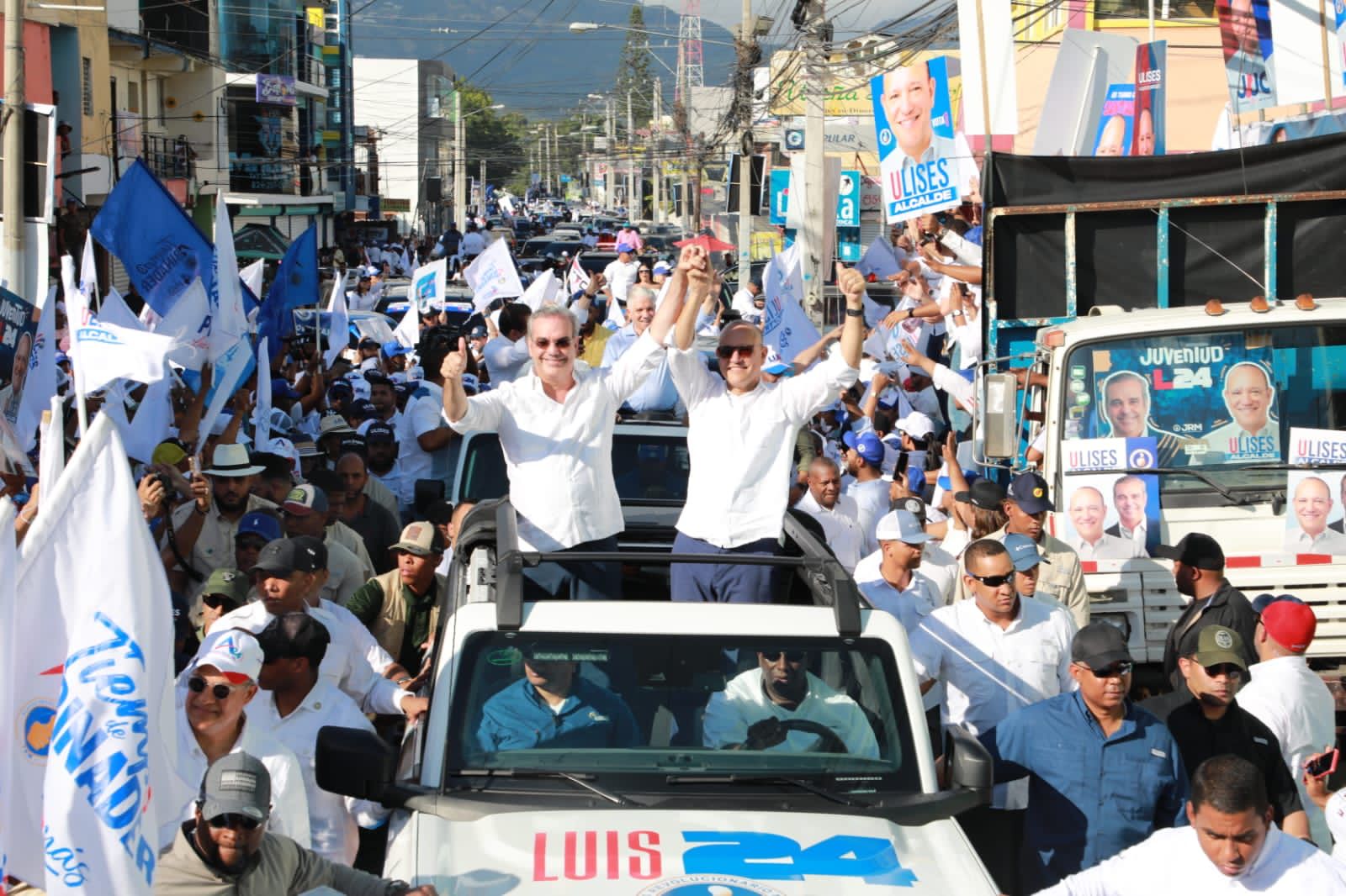 Abinader dice Ulises Rodríguez lleva la delantera por la alcaldía en Santiago