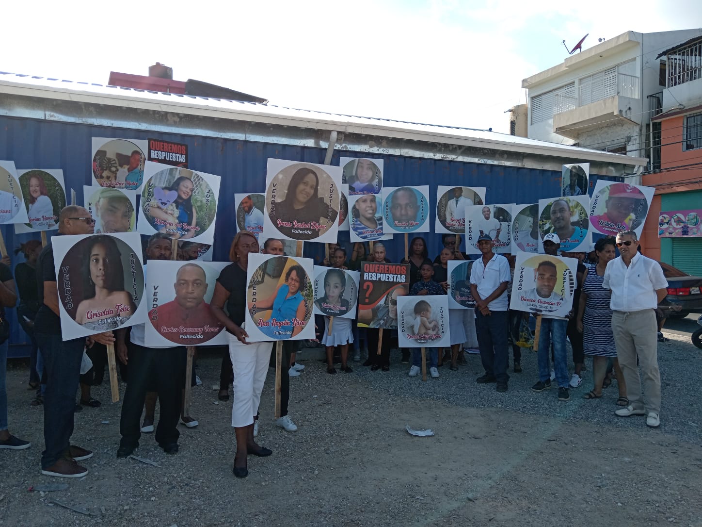 Realizan encendido de velas en San Cristóbal demandando justicia