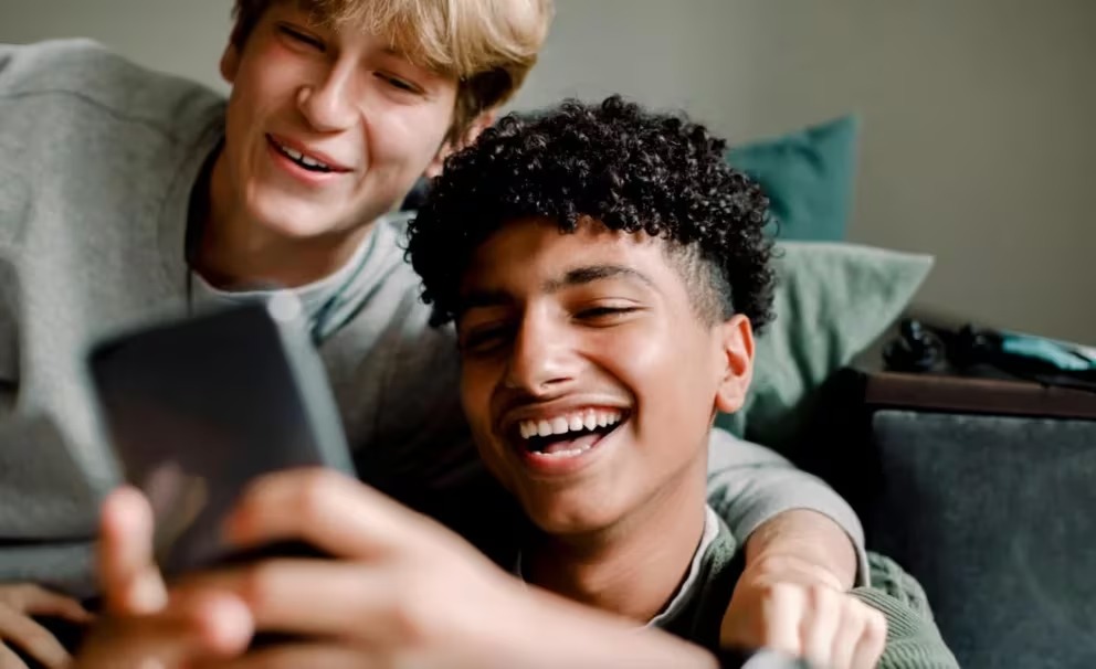 Instagram y Facebook ocultan temas de suicidio y trastornos alimentarios a los adolescentes