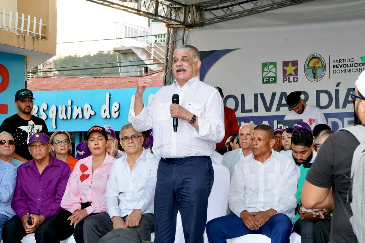 Miguel Vargas dice que el pueblo no tiene con qué comprar “las tres calientes”