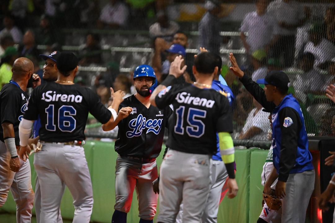 Licey blanquea a Estrellas con hermético pitcheo