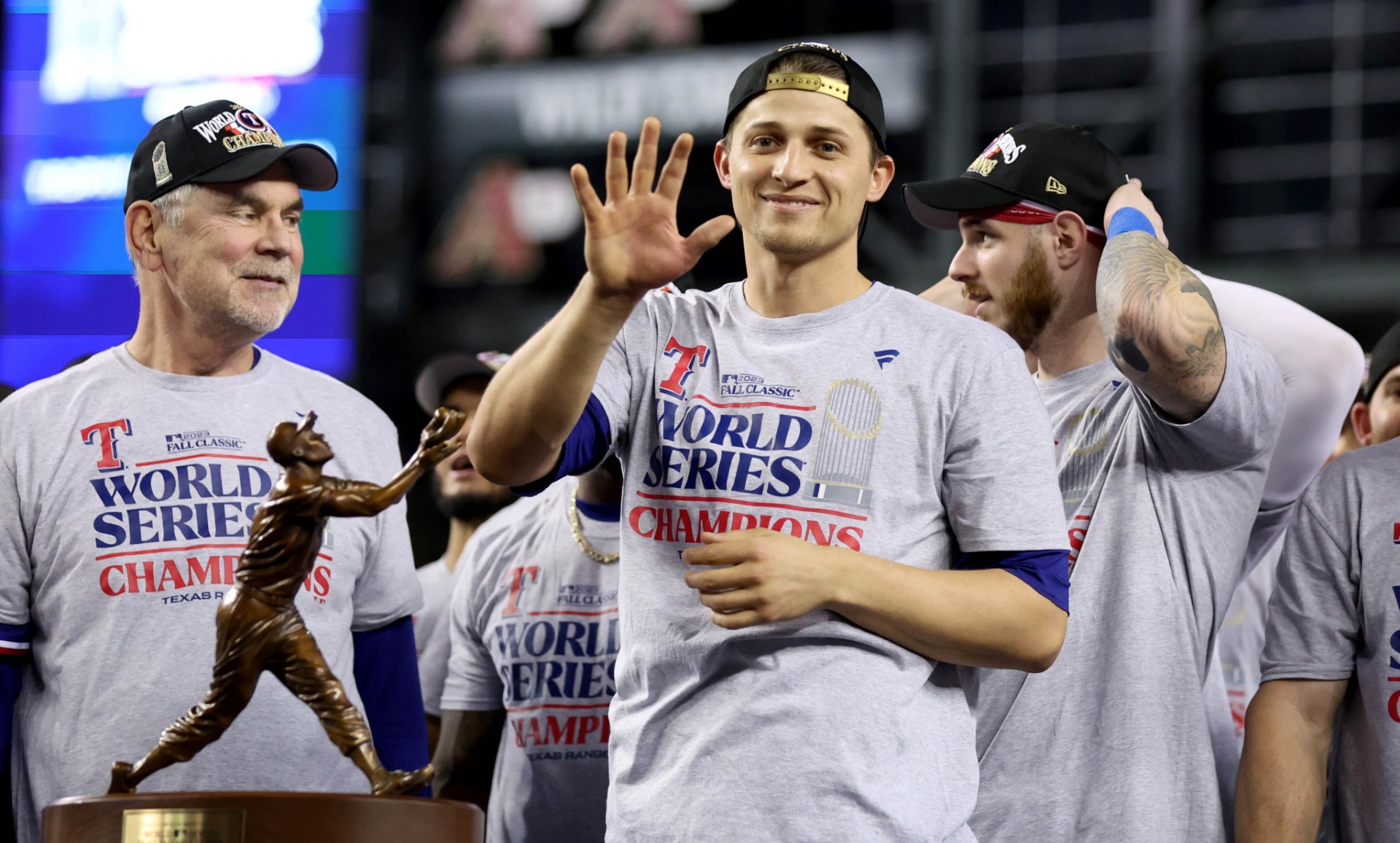 Operan de una hernia deportiva a Corey Seager, MVP de la Serie Mundial