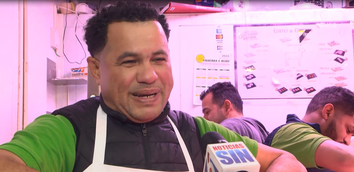 De trabajar con pico y pala, un azuano se convierte en el modelo a seguir de la diáspora en España