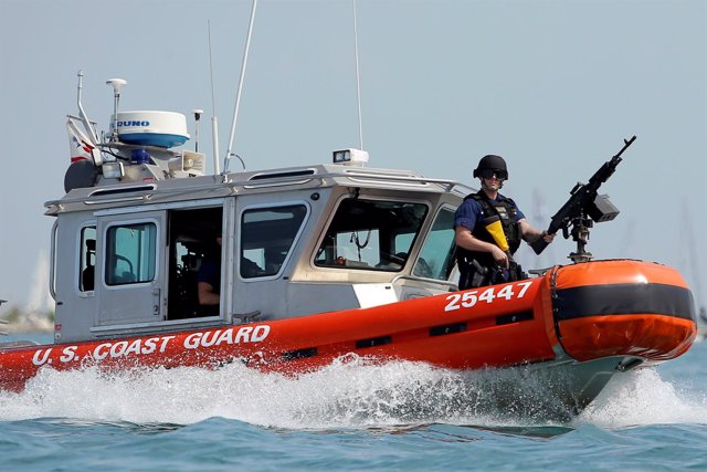Buscan a un hombre de 51 años que cayó de una embarcación en las Islas Vírgenes