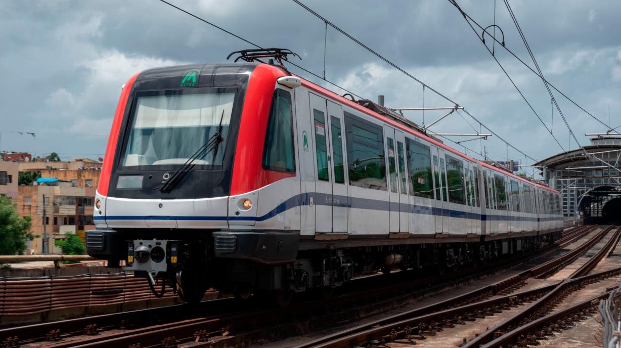 Francia expresa deseo de participar en construcción tercera línea del Metro de SD