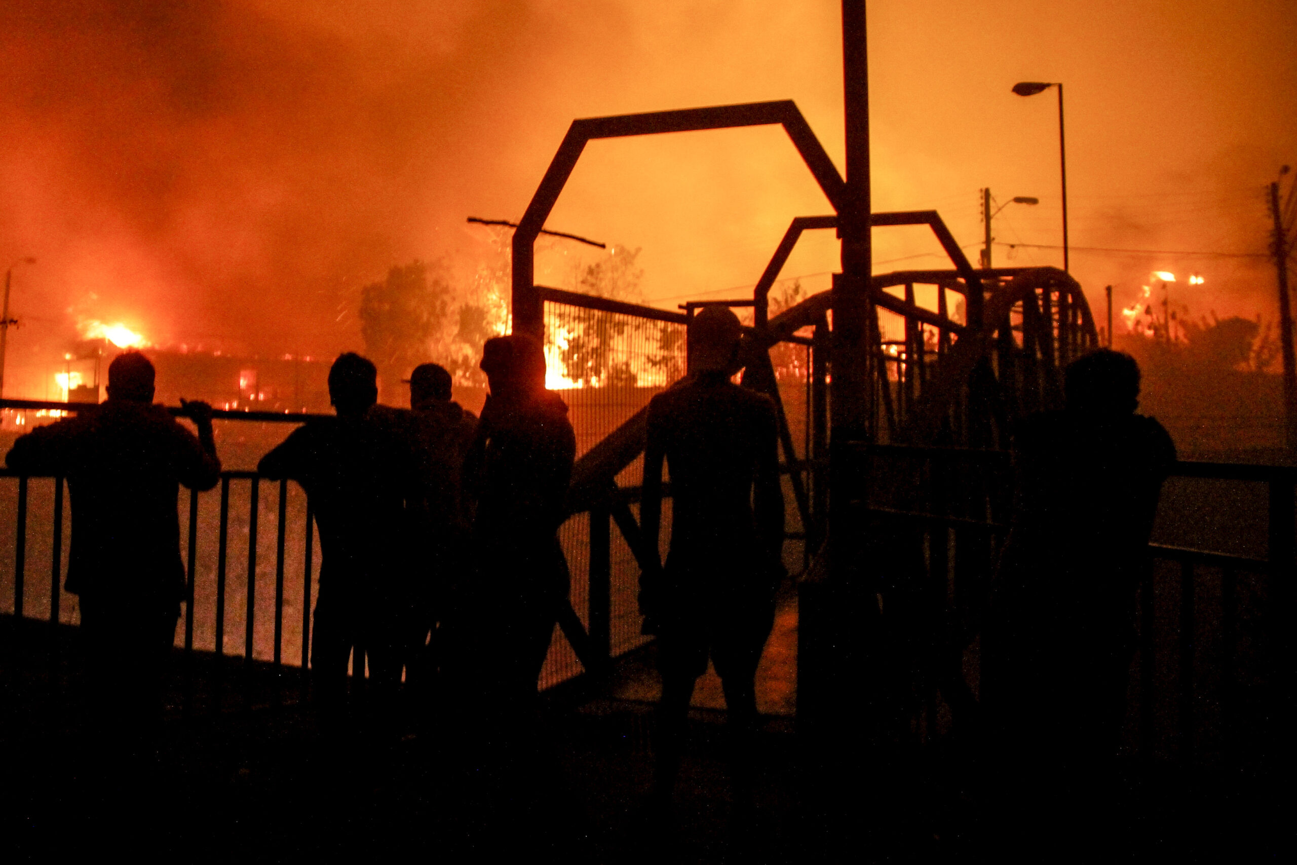 Incendios forestales dejan varias víctimas en Chile; decretan estado de excepción