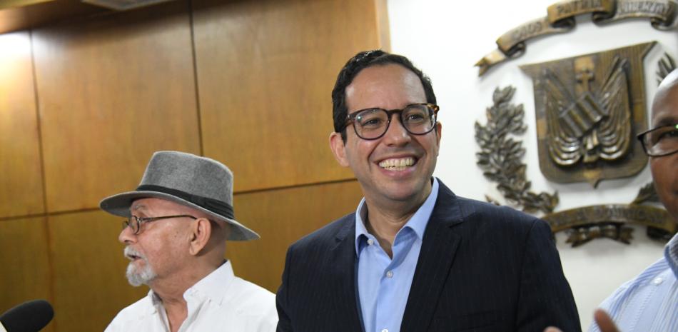 22 partidos llevarán el rostro de Luis Abinader como candidato