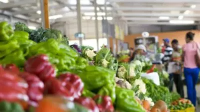 Pese a reclamos de la oposición por la carestía, Abinader asegura que la alimentación está garantizada