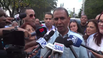 Domingo Contreras vota y espera que el proceso se desarrolle con normalidad