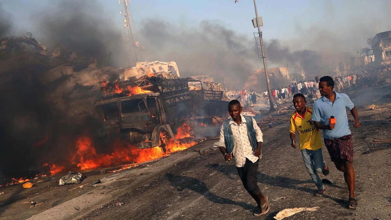 Al menos diez muertos por explosiones en mercado de Somalia