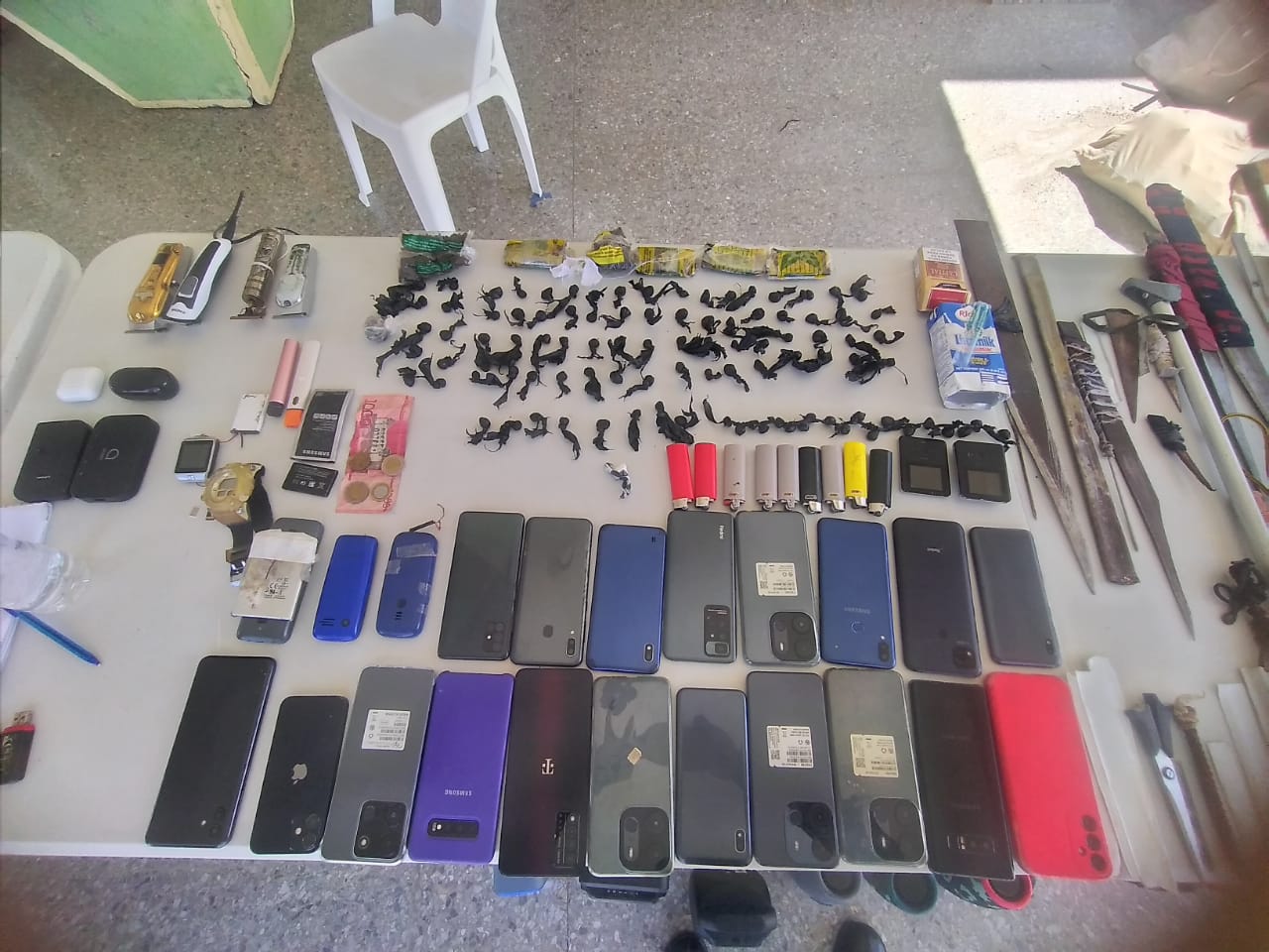 Incautan celulares, sustancias controladas y armas de fabricación carcelarias en cárceles de La Vega