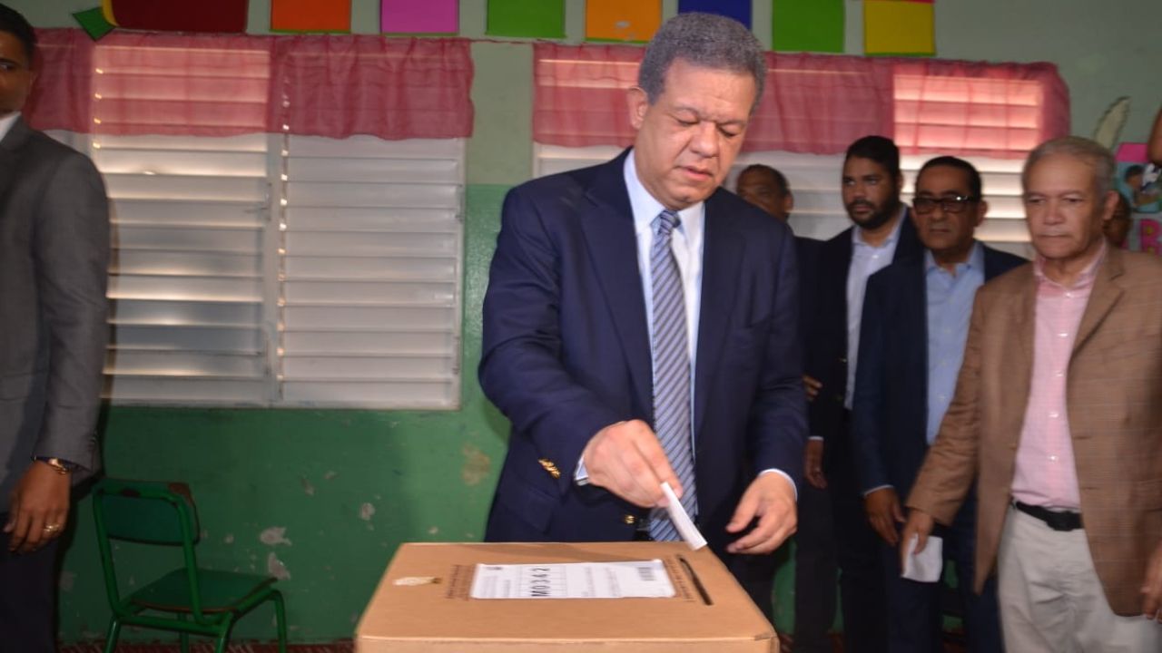 Leonel Fernández votará este domingo a las 12:30 de la tarde