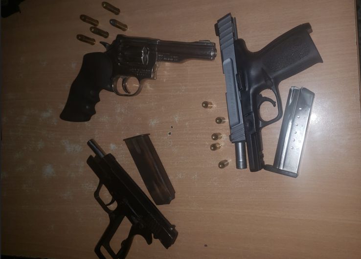 PN apresa tres hombres en Nagua que portaban armas  ilegales
