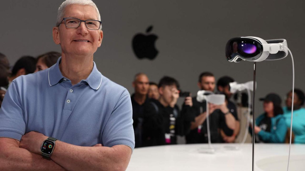 Tim Cook da la bienvenida a las nuevas gafas de realidad virtual de Apple desde Nueva York