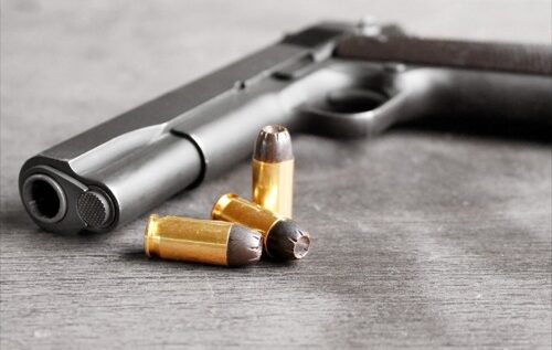 Asesinan a tiros a una concejala en Ecuador, en medio de "conflicto armado interno"