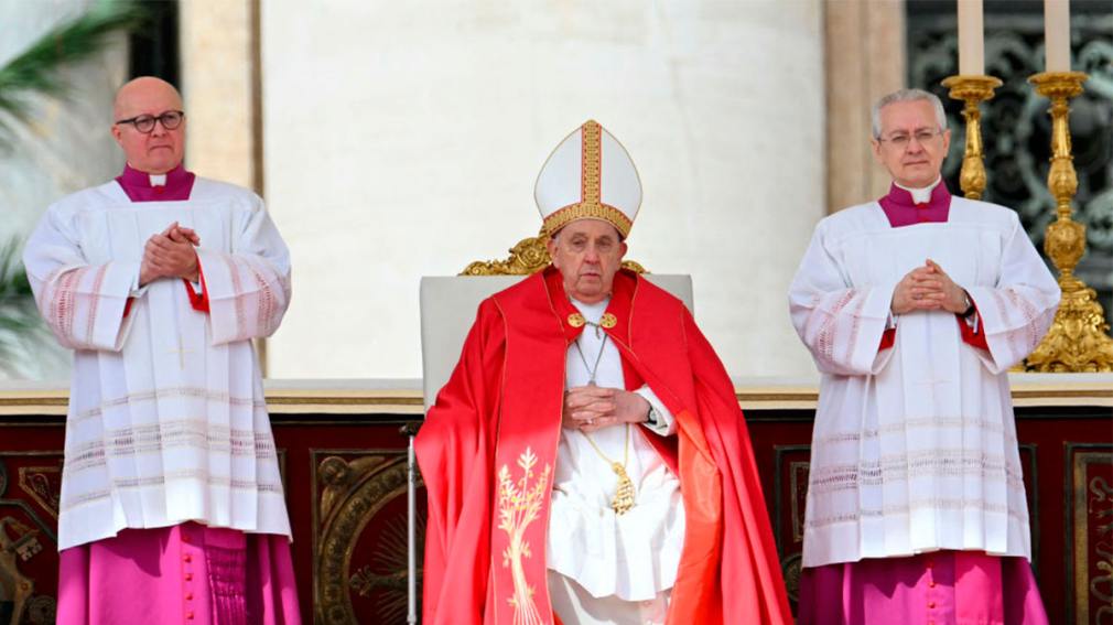 El papa dice que "el vil atentado" de Moscú es "un acto inhumano que ofende a Dios"