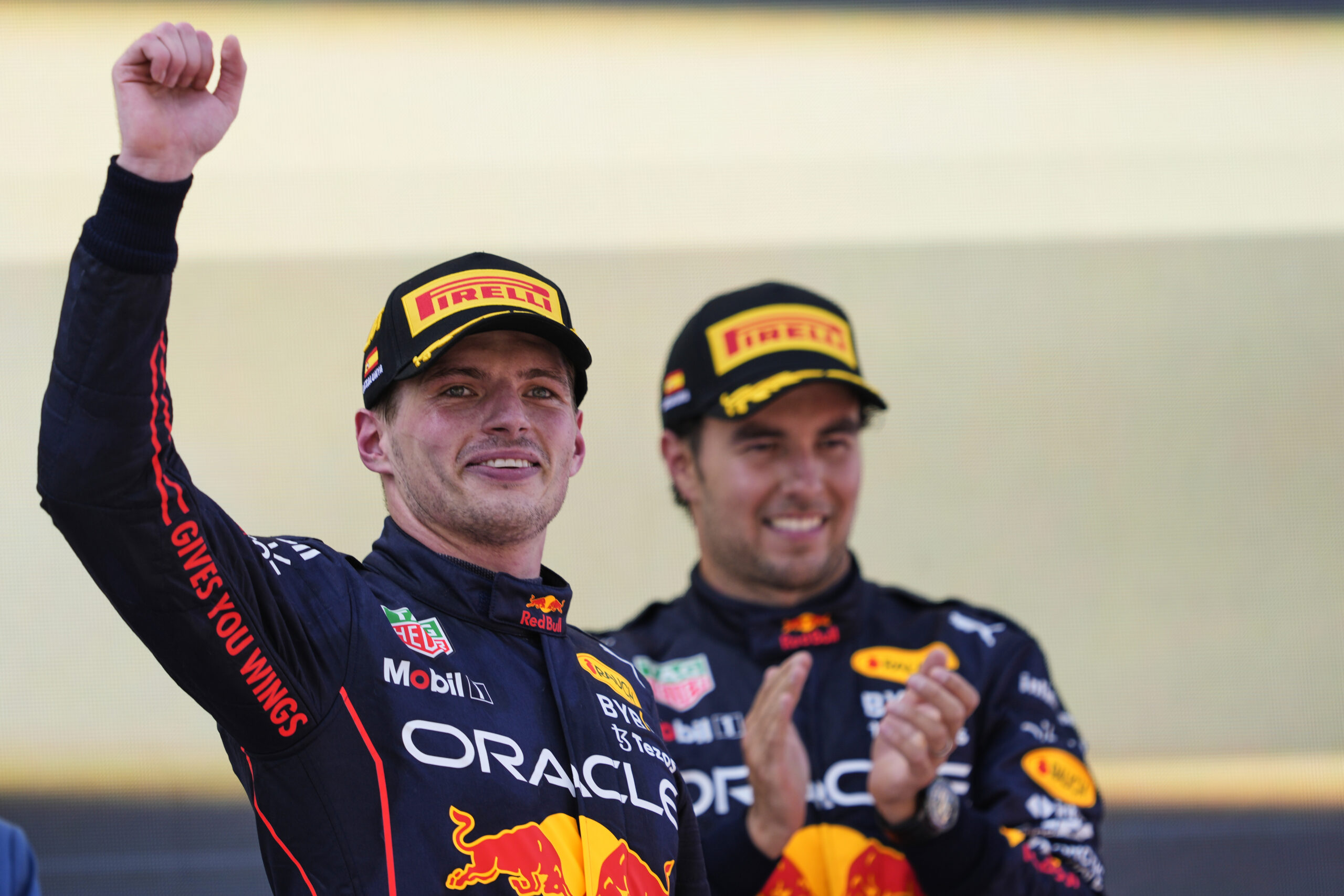 Checo Pérez cree que sería "un golpe" para Red Bull la salida de Max Verstappen