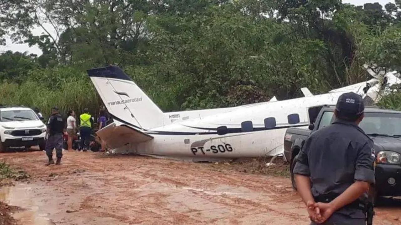 Al menos tres muertos tras caída de una avioneta en Brasil