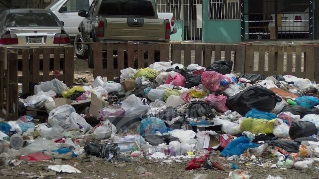Atestados de basura lucen varios sectores en Santo Domingo Este