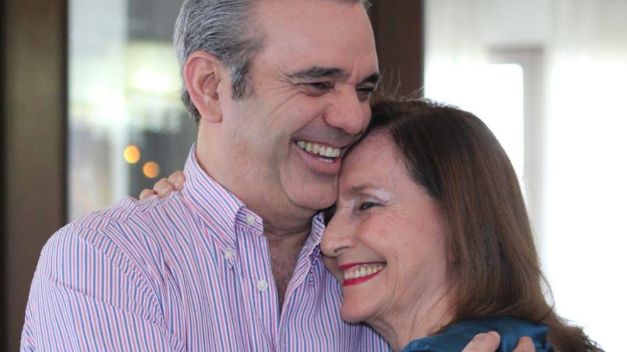 Madre del presidente Luis Abinader es hospitalizada