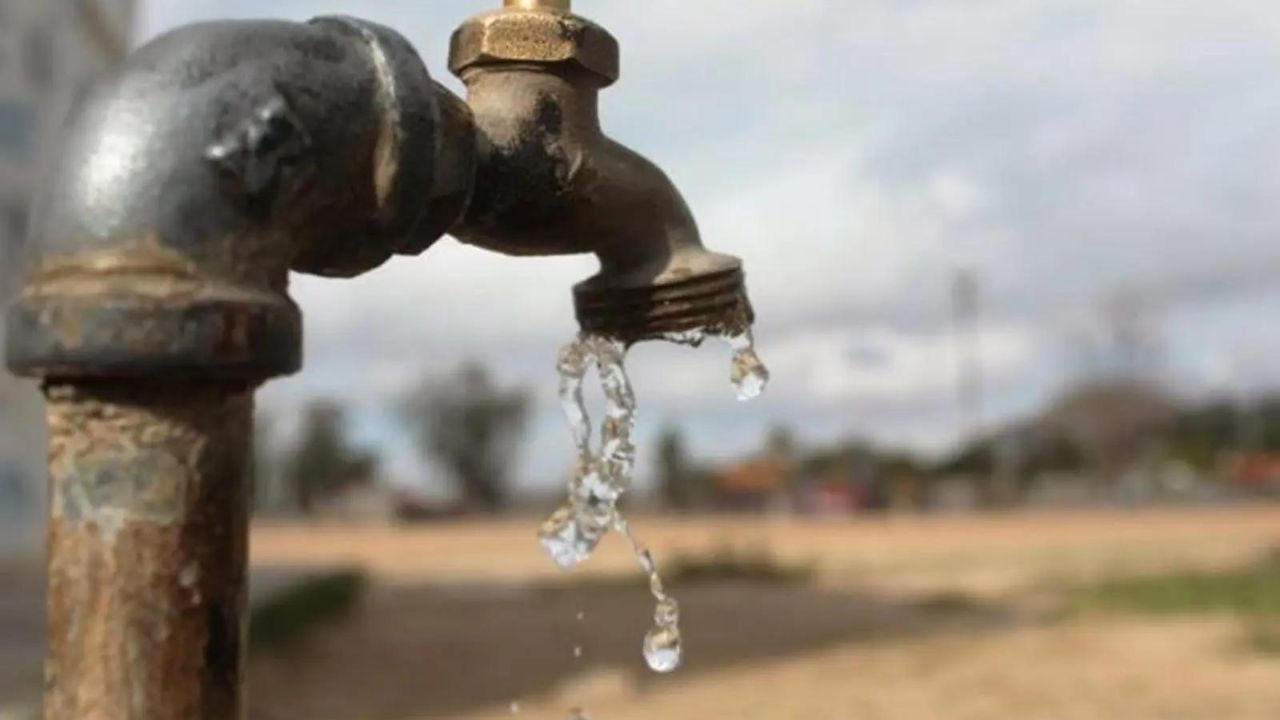 Caída de la producción de agua genera escasez en SDE