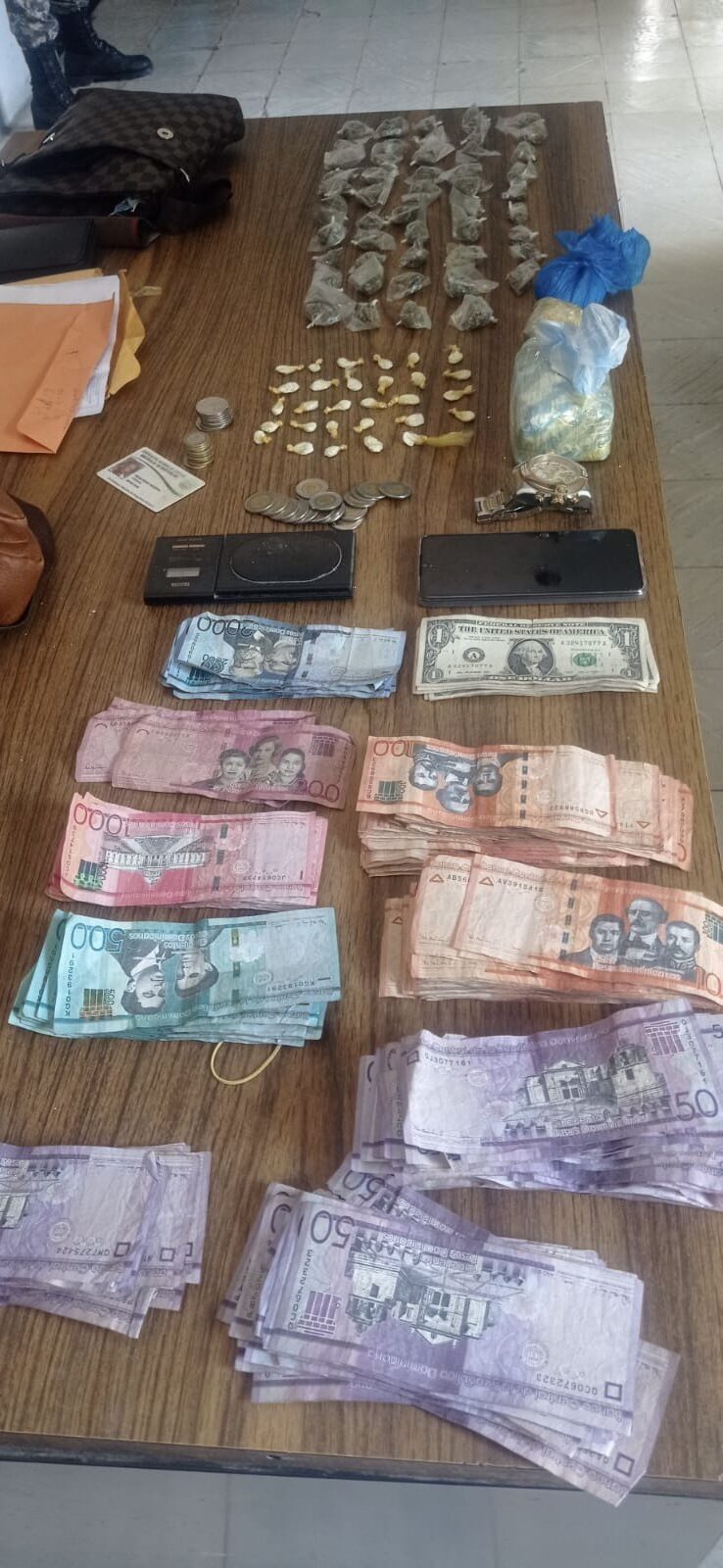 Apresan hombre con 500 gramos de distintas drogas en Jimaní
