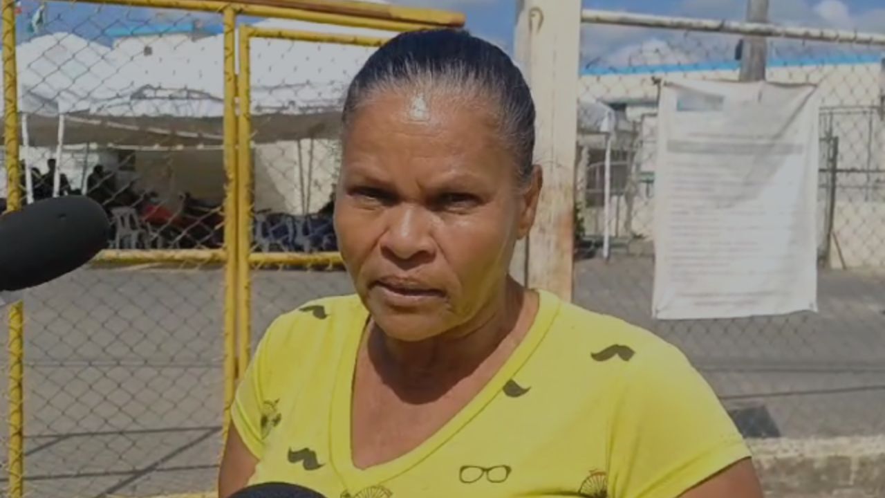 Familiares de internos en La Victoria se quejan de la mala organización