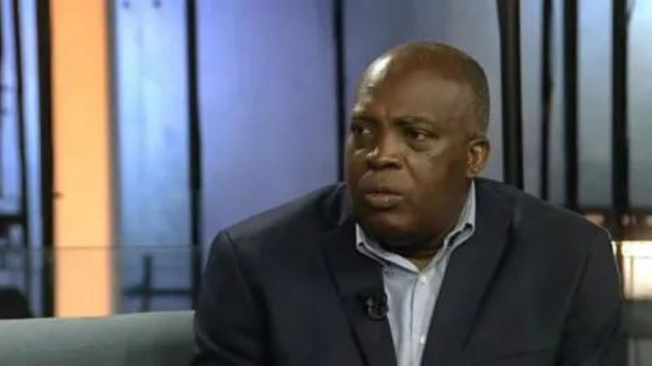 William Charpentier condena comportamiento de haitianos con agentes de Migración en Cristo Rey