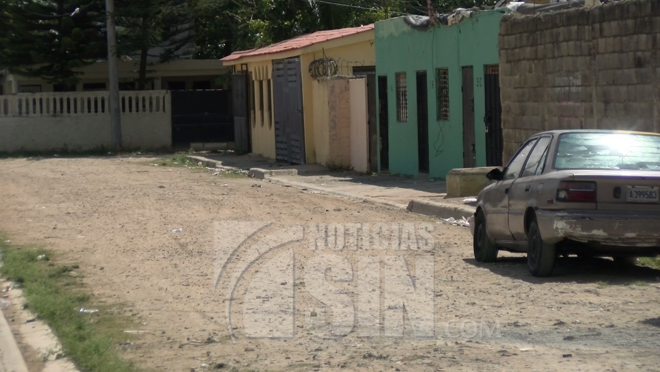 Exigen arreglo de calles en Los Frailes