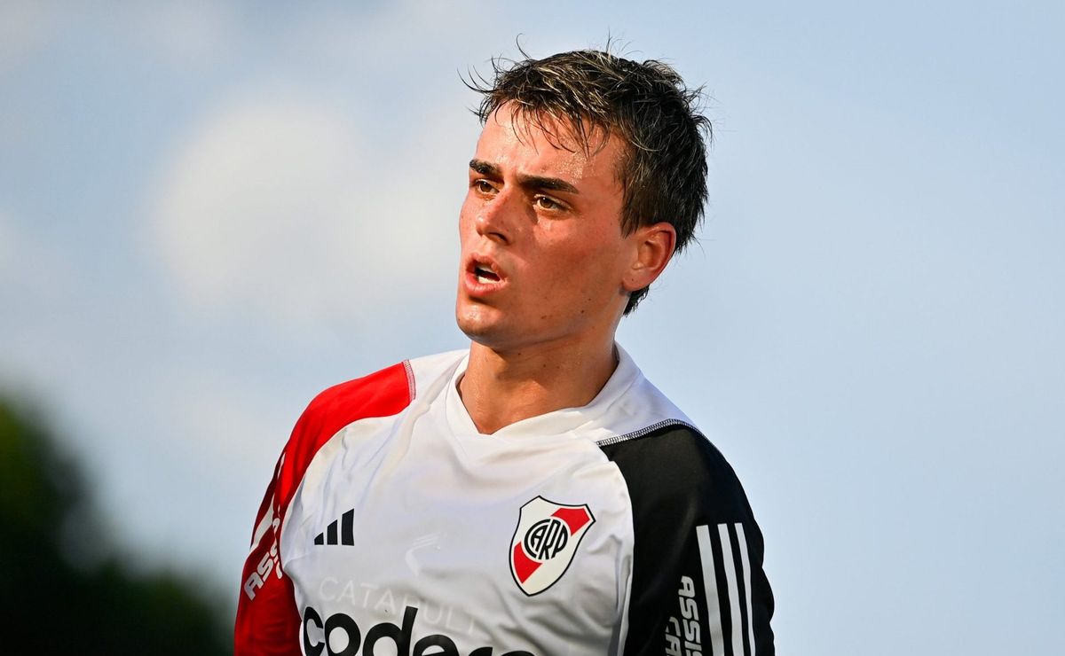 Nicolás Fonseca confiesa "una felicidad inmensa" por su debut en la selección mayor