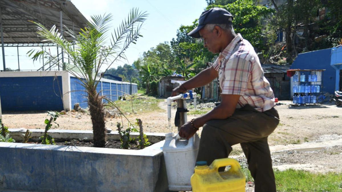 Residentes en barrio de SDN se quejan de tener más de un año sin recibir agua potable