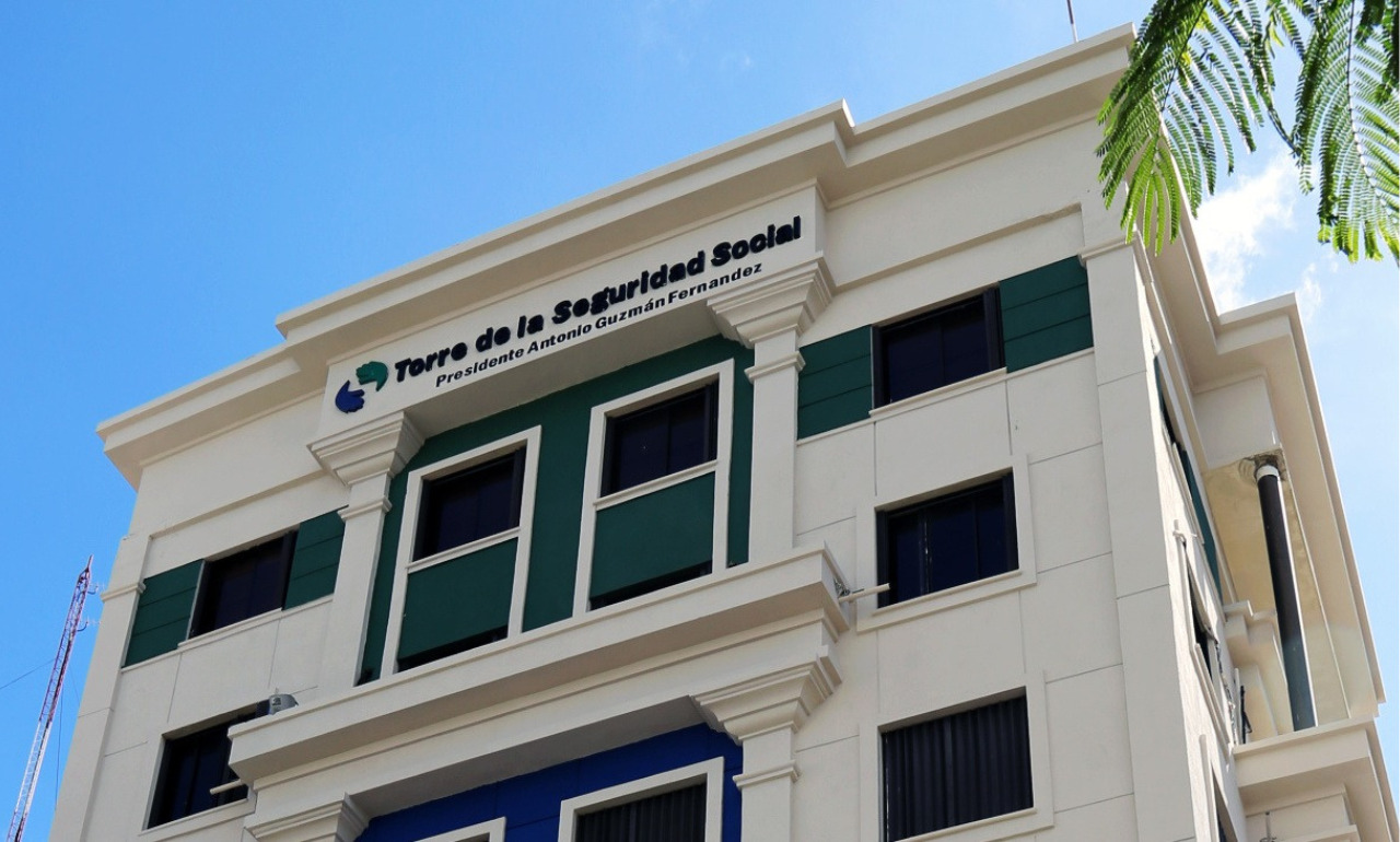 Denuncian ARS continúan sin traspasar aumento del per cápita a centros diagnósticos