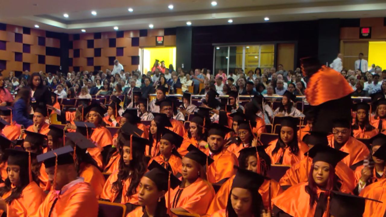 APEC gradúa más de 700 profesionales este sábado