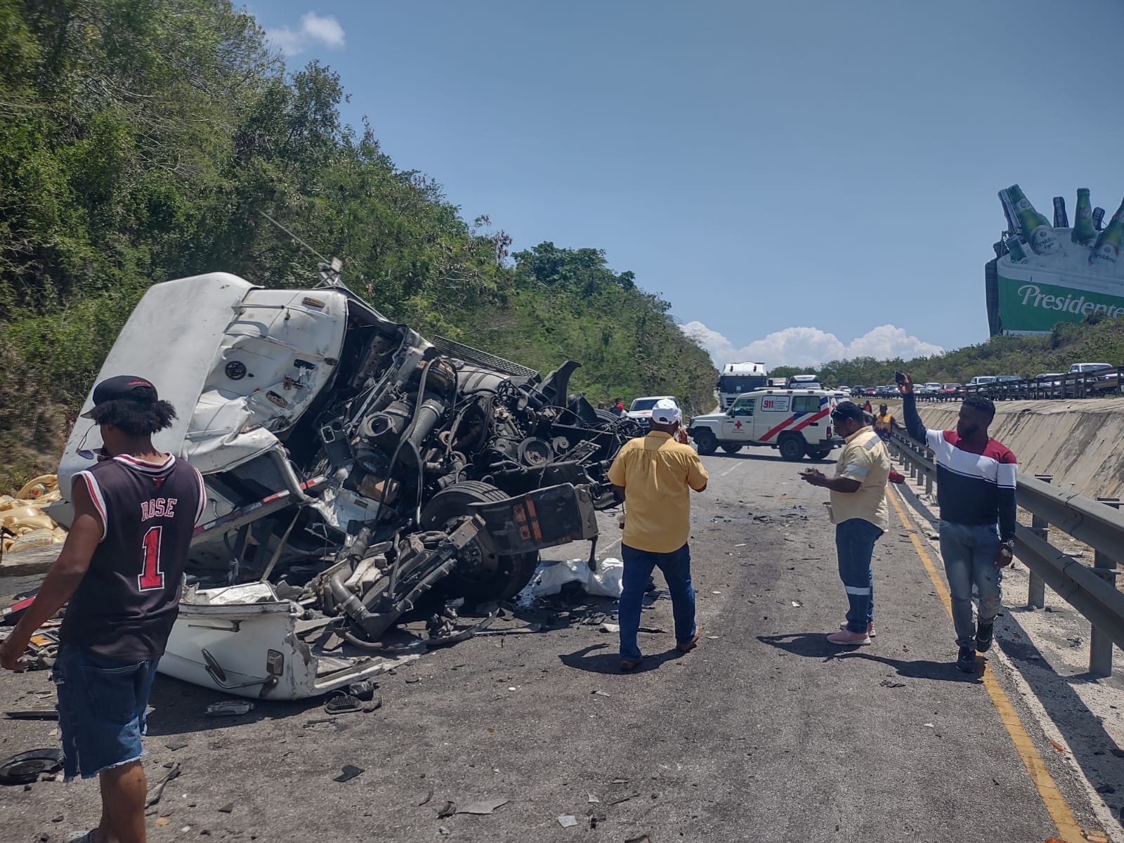 Reportan accidente múltiple en Autovía del Este