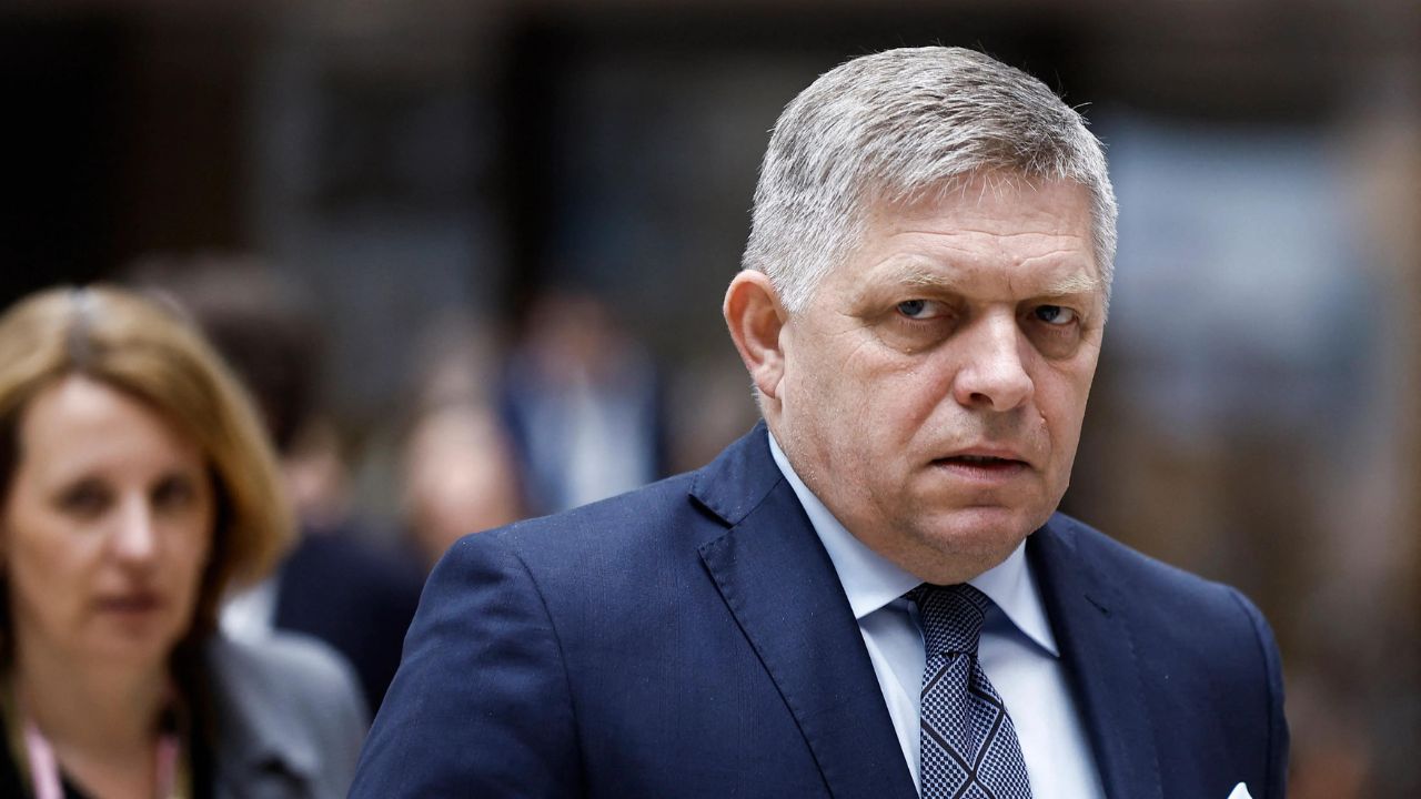 Hieren de un disparo al primer ministro eslovaco, Robert Fico