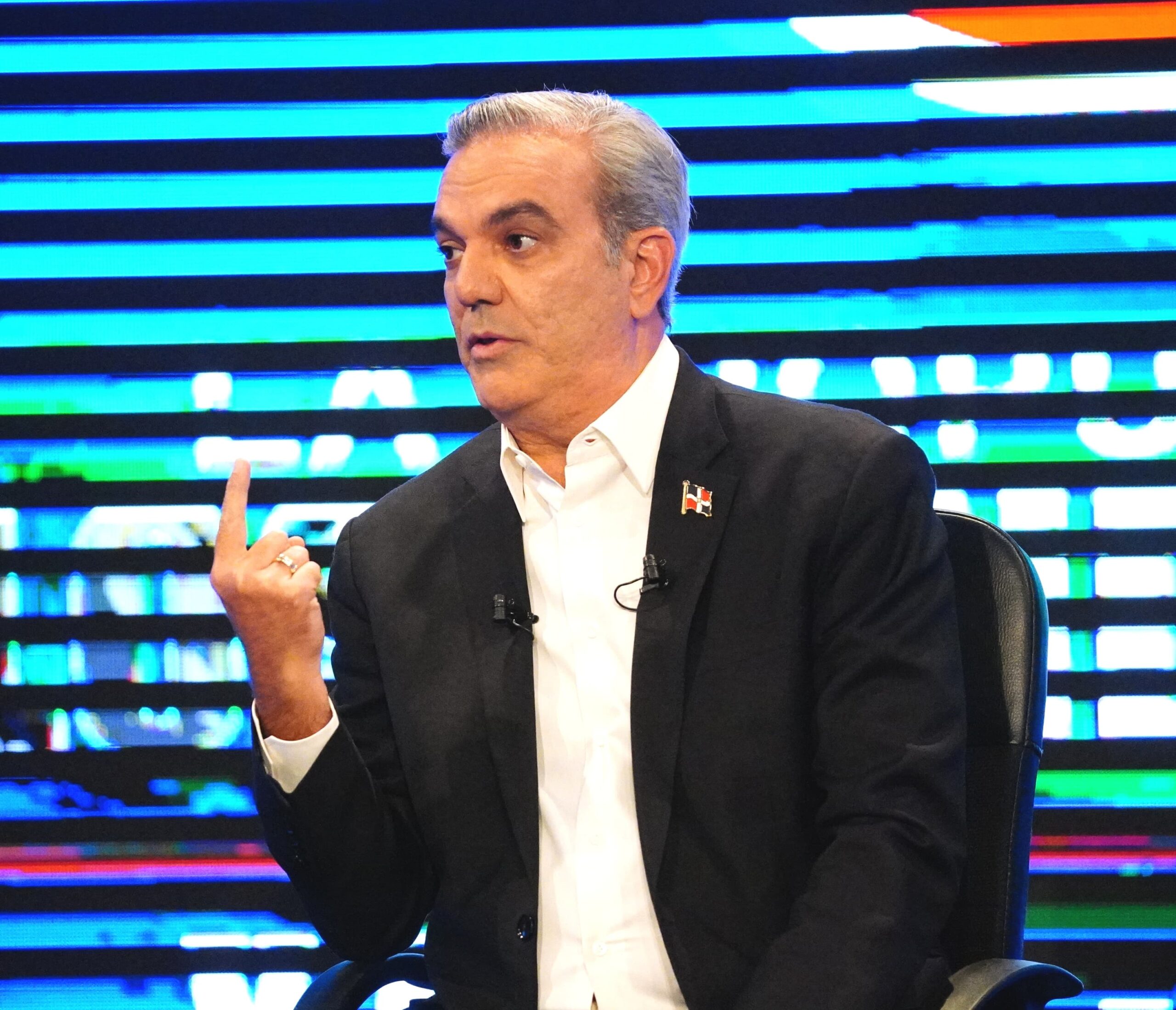 Luis Abinader explica por qué utilizó helicóptero de Micky López en el 2020