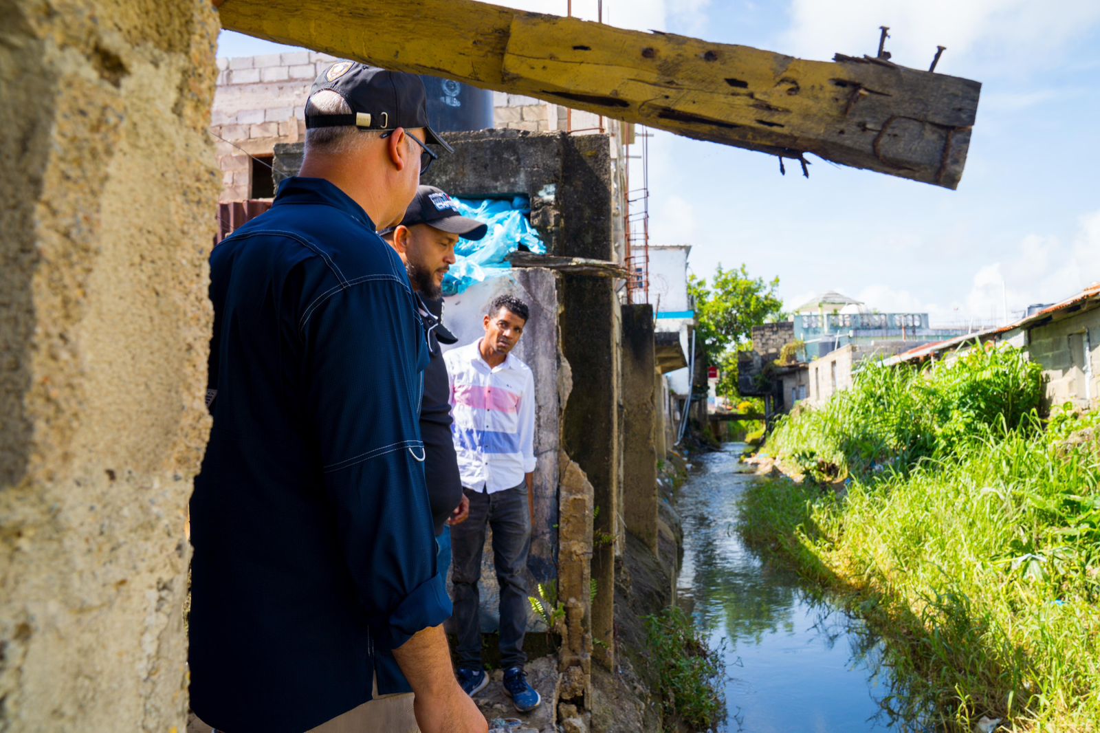 Gobierno lleva ayudas a familias afectadas por lluvias