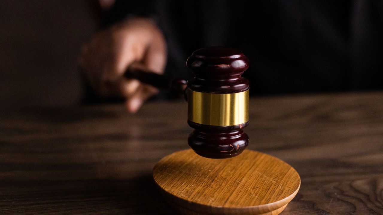 Aplazan conocimiento de medida de coerción a acusado de matar a su pareja