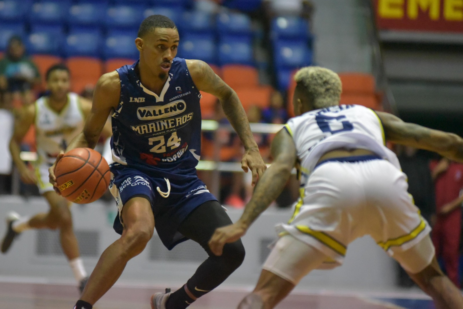 Edwards y Jabari Rice guían primer triunfo de los Metros
