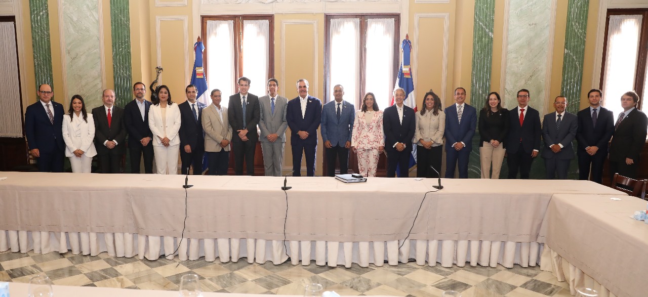 Adoexpo plantean al presidente Abinader propuestas para fortalecer exportaciones