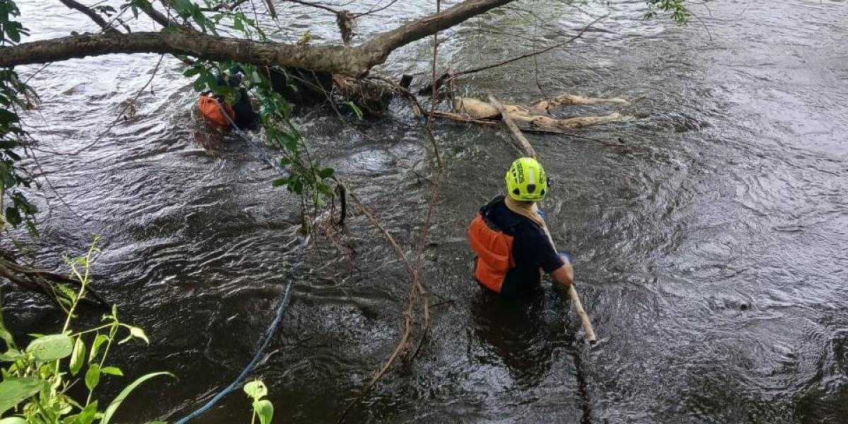 Un menor muere tras ser arrastrado por una corriente de agua en El Salvador