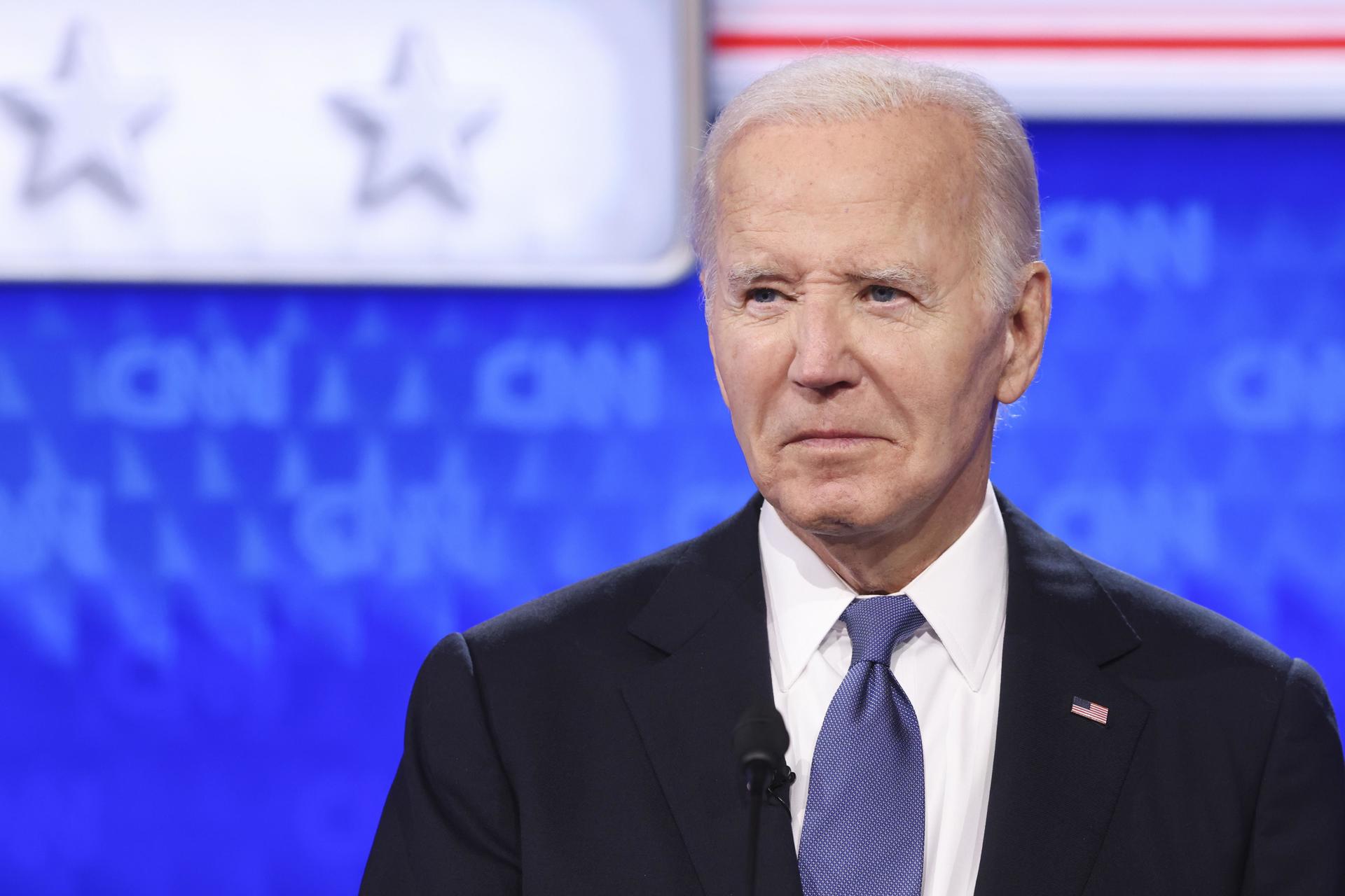 Biden dice que su desempeño en el debate fue "un error estúpido"