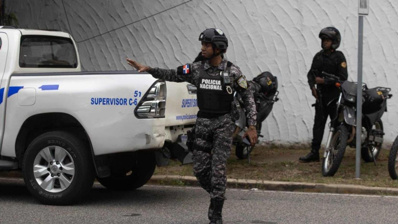 Embajada venezolana en RD permanece resguardada por agentes policiales