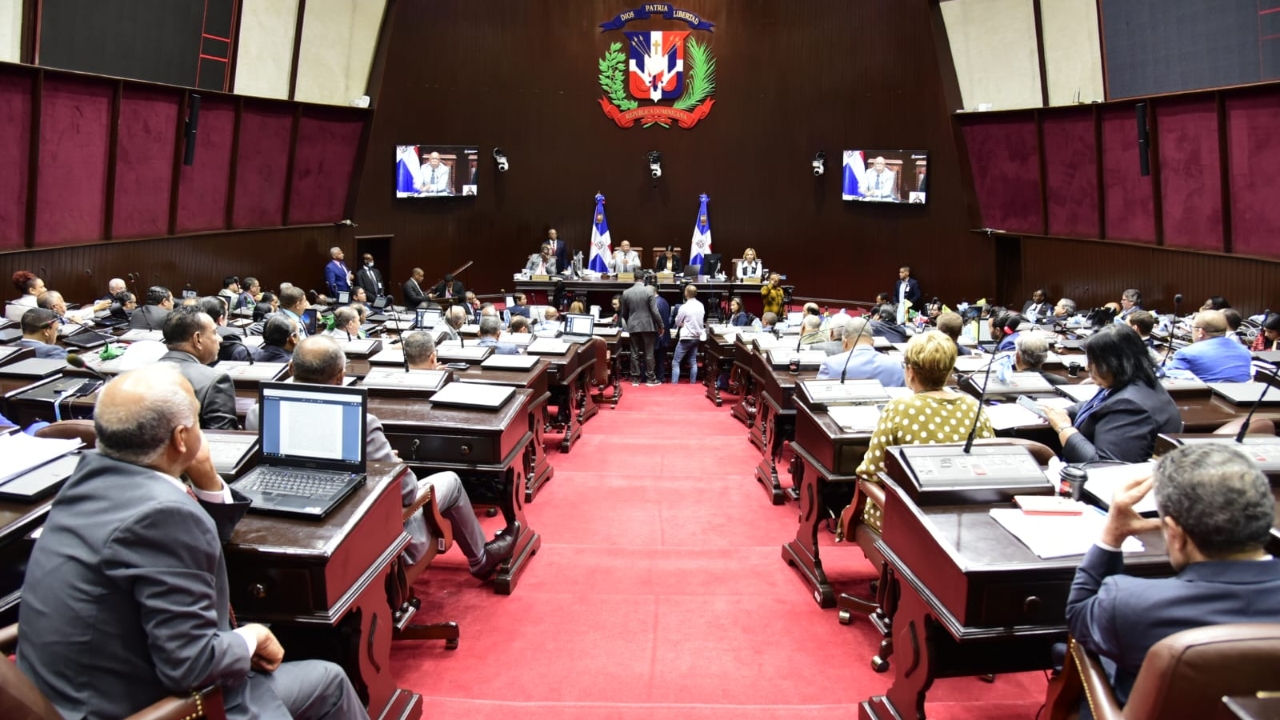 Comisión Especial que estudia Código Penal suspendió reunión donde analizarían observaciones