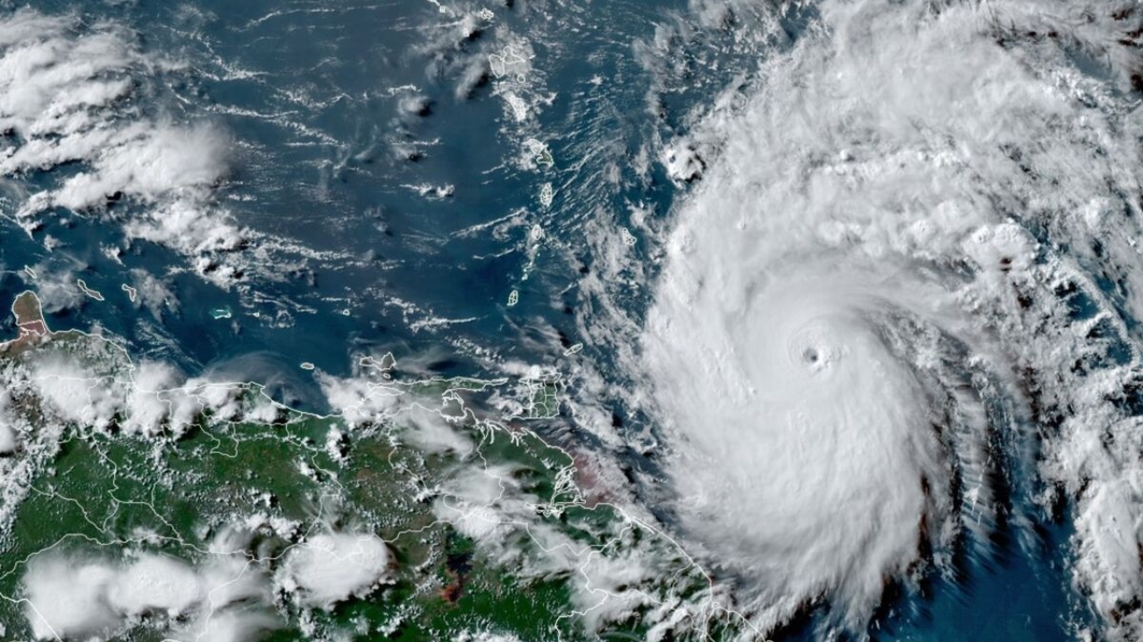 Beryl tocará tierra en el Caribe mexicano como huracán categoría 2 la noche del jueves