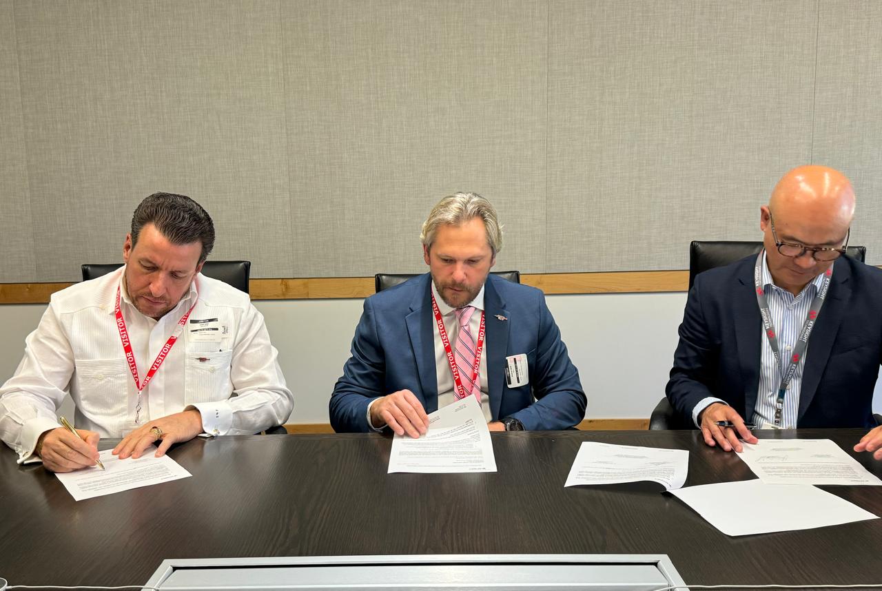 Firman en California convenio en formación de semiconductores para RD