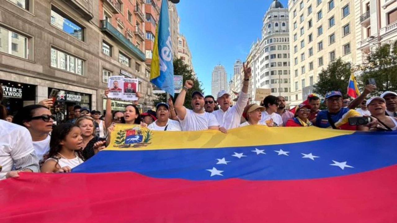 Venezolanos residentes en Madrid denuncian falta de información para poder votar