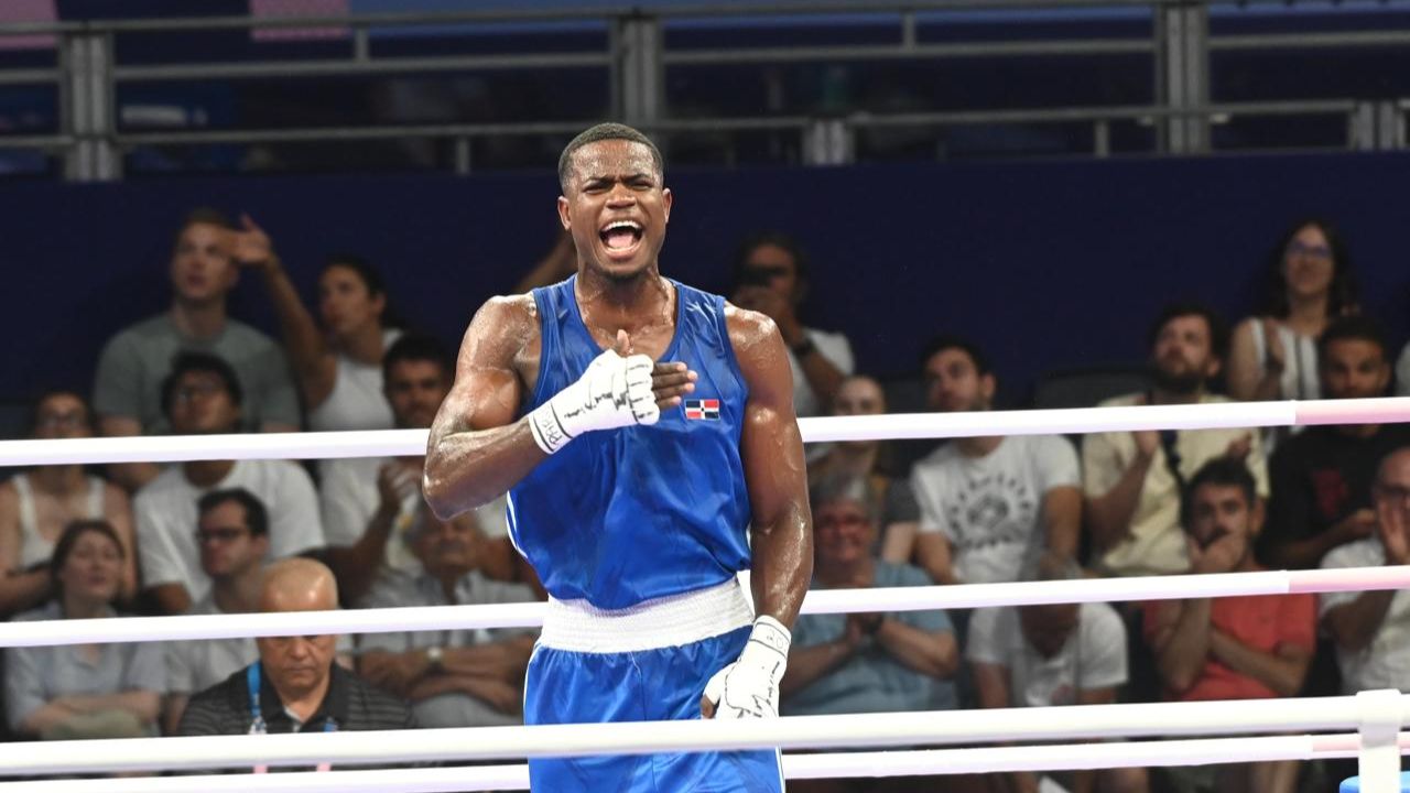 Pinales se anota triunfo y avanza a cuartos de finales en boxeo