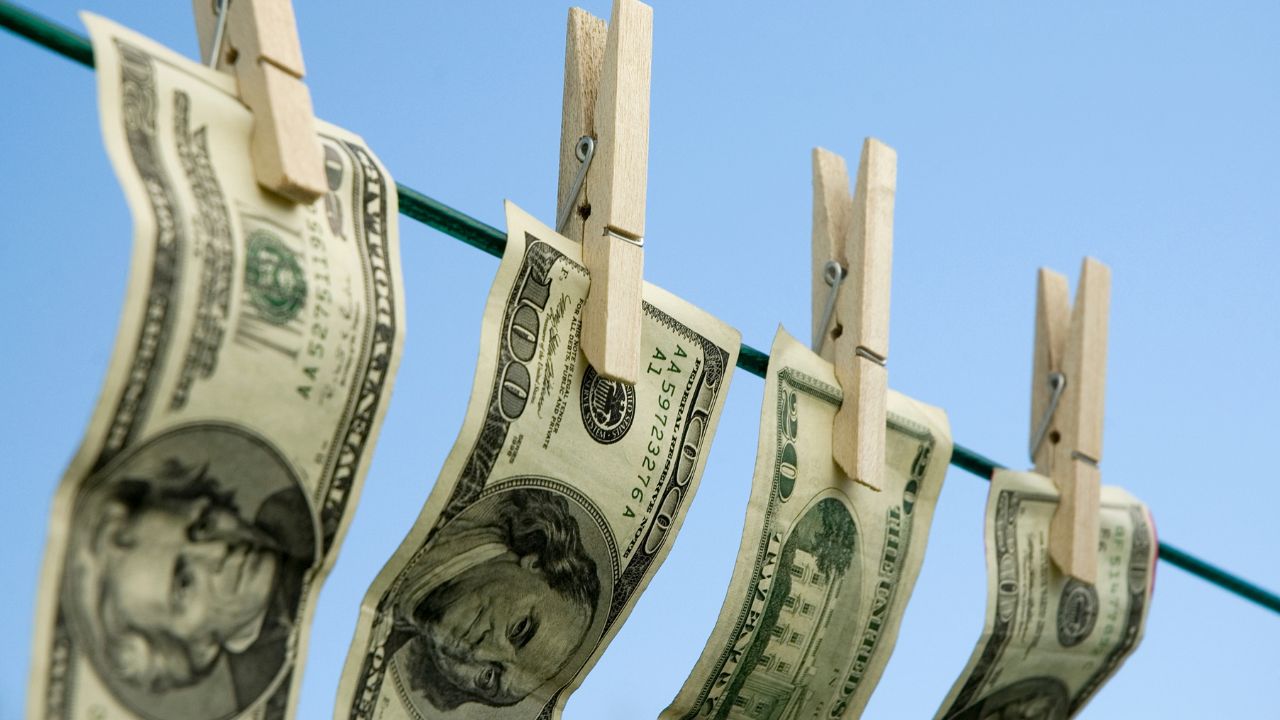 Detienen 5 personas de una red china que blanqueaba un millón de euros al día