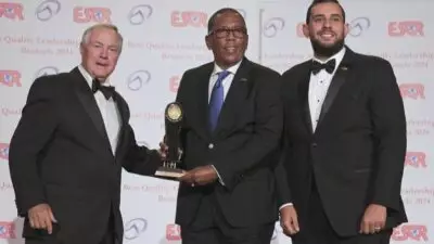 Director general de Comedores Económicos del Estado recibe Premio Internacional a la Calidad Best Quality Leadership Awards 2024